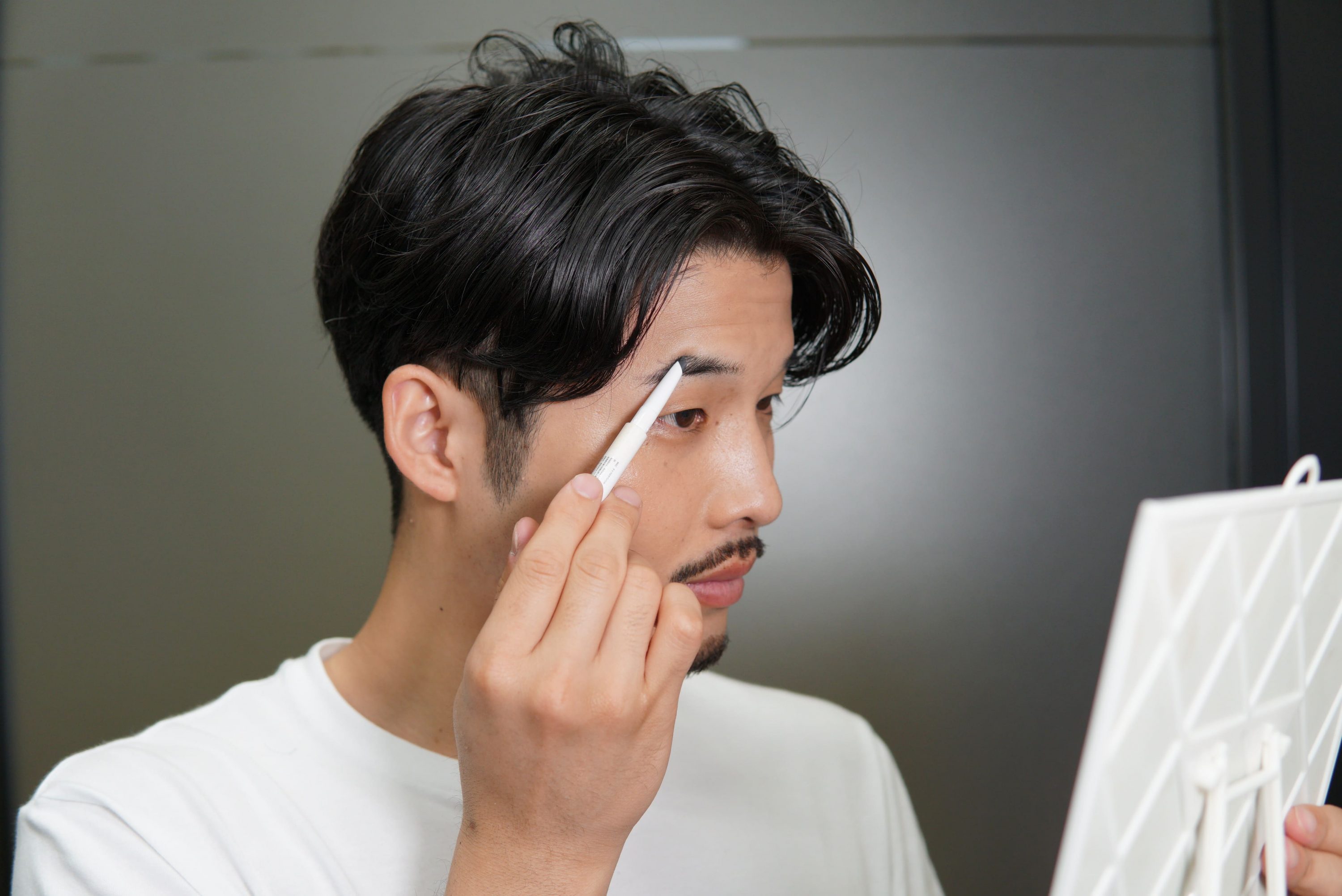 メンズ向け 薄い 短いメンズ眉毛の悩みを簡単解決 自宅でできる薄眉毛の整え方